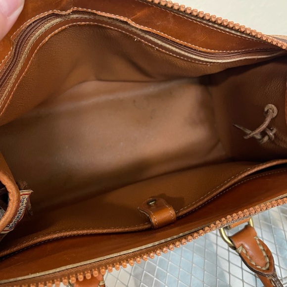 Dooney & Bourke hand bag - Picture 5 of 8